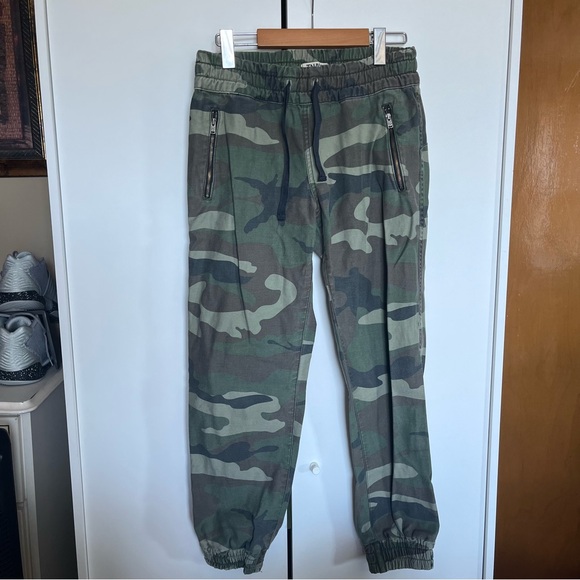 TNA women’s camo pants - Picture 2 of 4